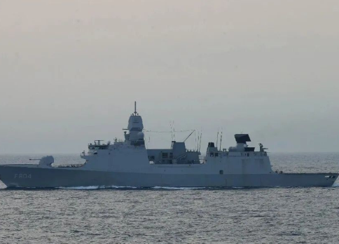 解放軍東部戰區：全程跟監荷艦過航台灣海峽