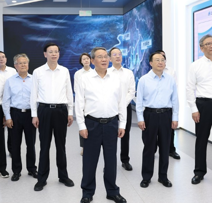 中國國務院總理李強：大力發展高端裝備製造業